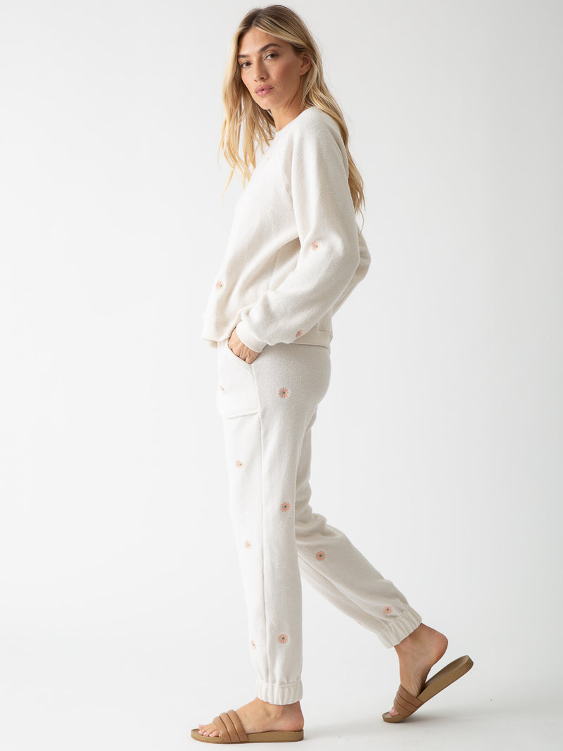 Ronan Sherpa Pullover - Ivory Daisy Embroidery